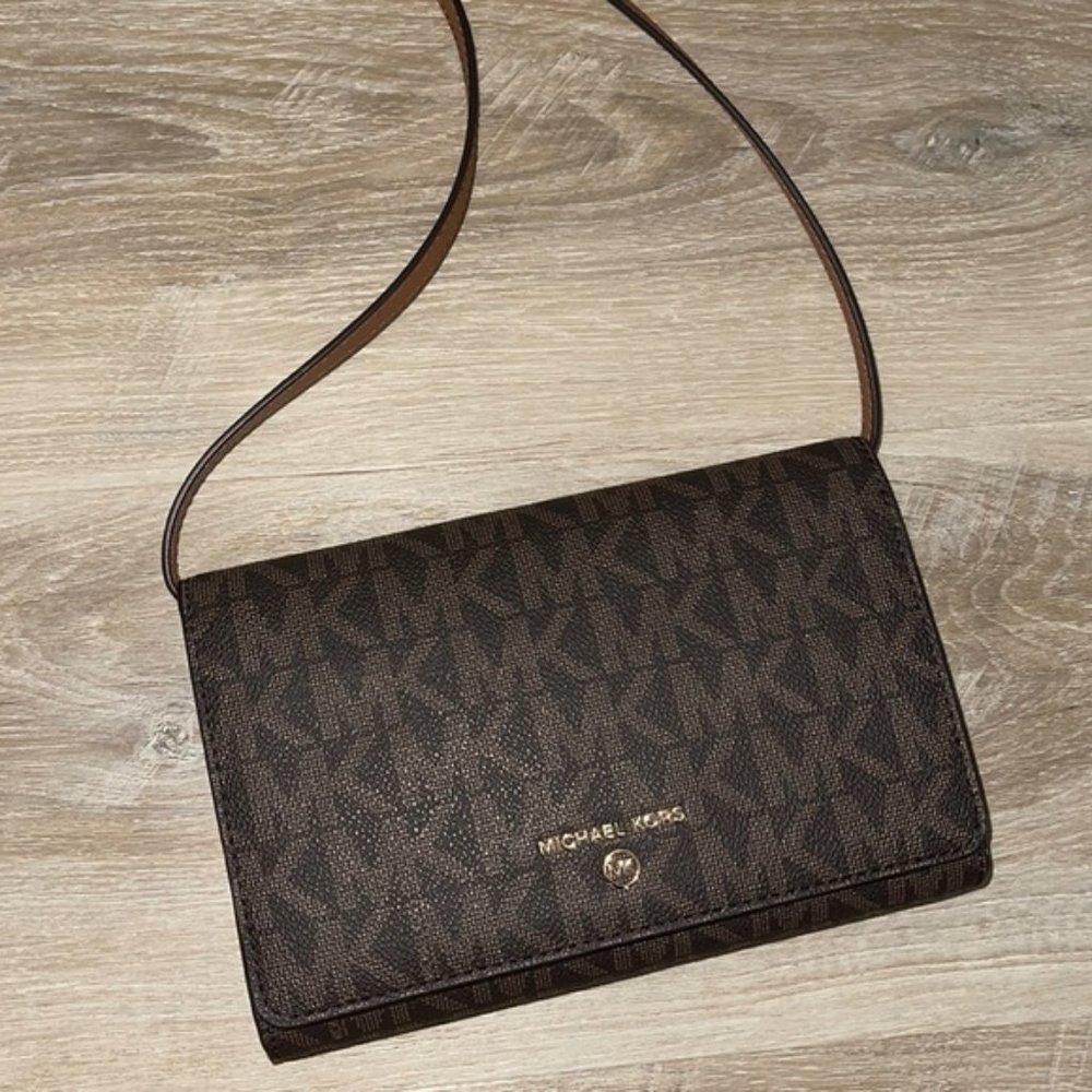 Michael Kors Crossover Wallet Bag